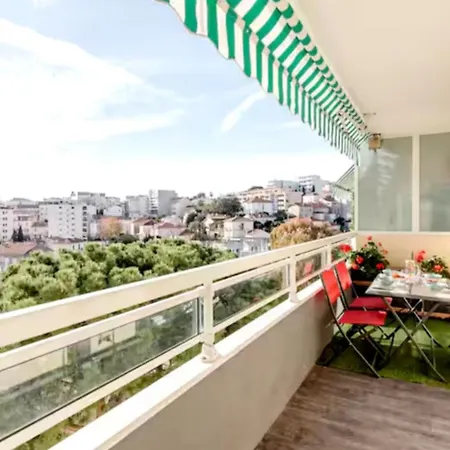 Apartment With A Balcony And Parking In Cannes